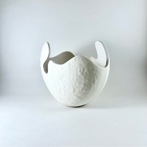 Ceramic Egg Shell Shape Vase - Picture 2 of 5